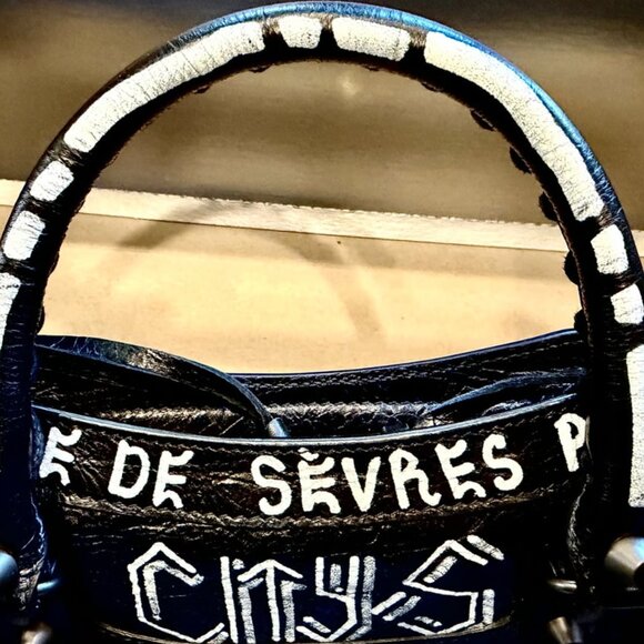 New! Balenciaga Graffiti Classic City Bag with Dust Bag - Picture 8 of 12